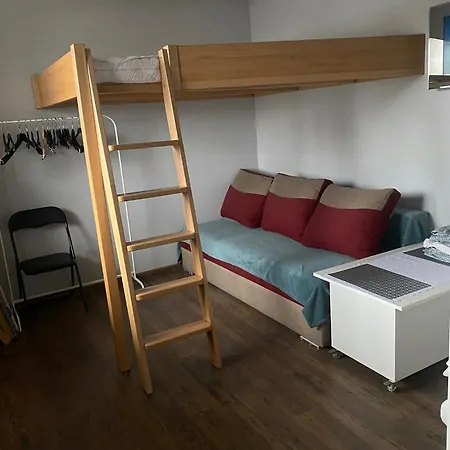 Jodlowa Apartment *
